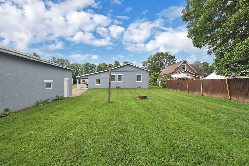 283 Reform Street, Mansfield, Ohio 44902, 2 Bedrooms Bedrooms, ,1 BathroomBathrooms,Residential,For Sale,Reform Street,9067359