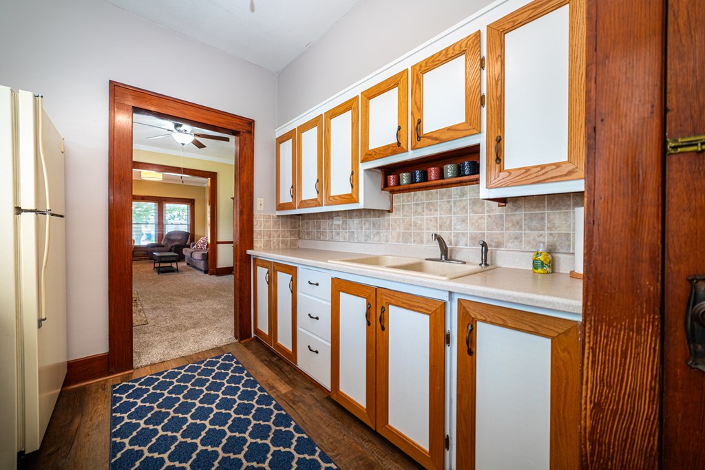 13 E Jefferson Street, Shelby, Ohio 44875, 2 Bedrooms Bedrooms, ,1 BathroomBathrooms,Residential,For Sale,Jefferson Street,9067373