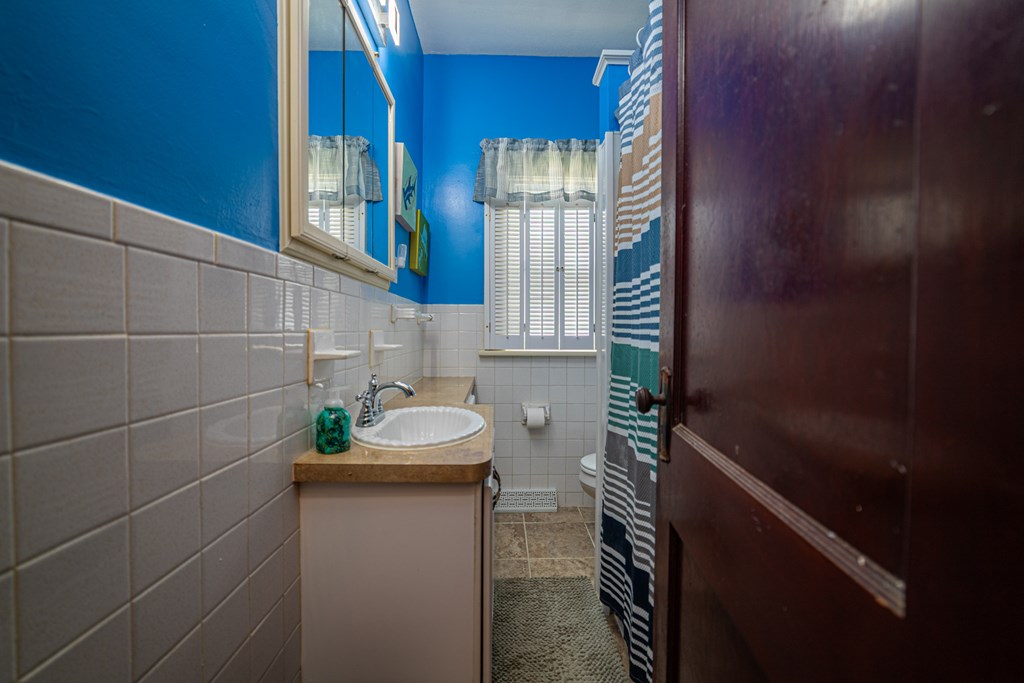 13 E Jefferson Street, Shelby, Ohio 44875, 2 Bedrooms Bedrooms, ,1 BathroomBathrooms,Residential,For Sale,Jefferson Street,9067373