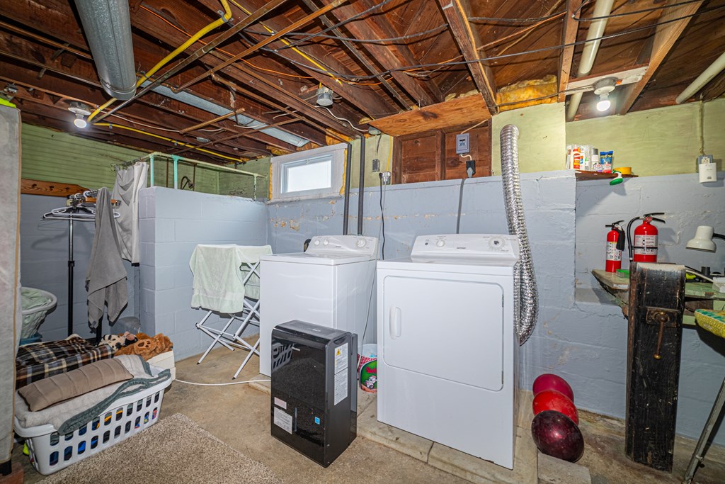 13 E Jefferson Street, Shelby, Ohio 44875, 2 Bedrooms Bedrooms, ,1 BathroomBathrooms,Residential,For Sale,Jefferson Street,9067373