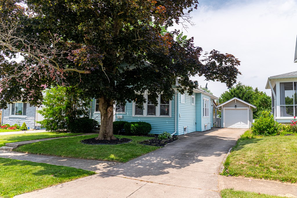 13 E Jefferson Street, Shelby, Ohio 44875, 2 Bedrooms Bedrooms, ,1 BathroomBathrooms,Residential,For Sale,Jefferson Street,9067373