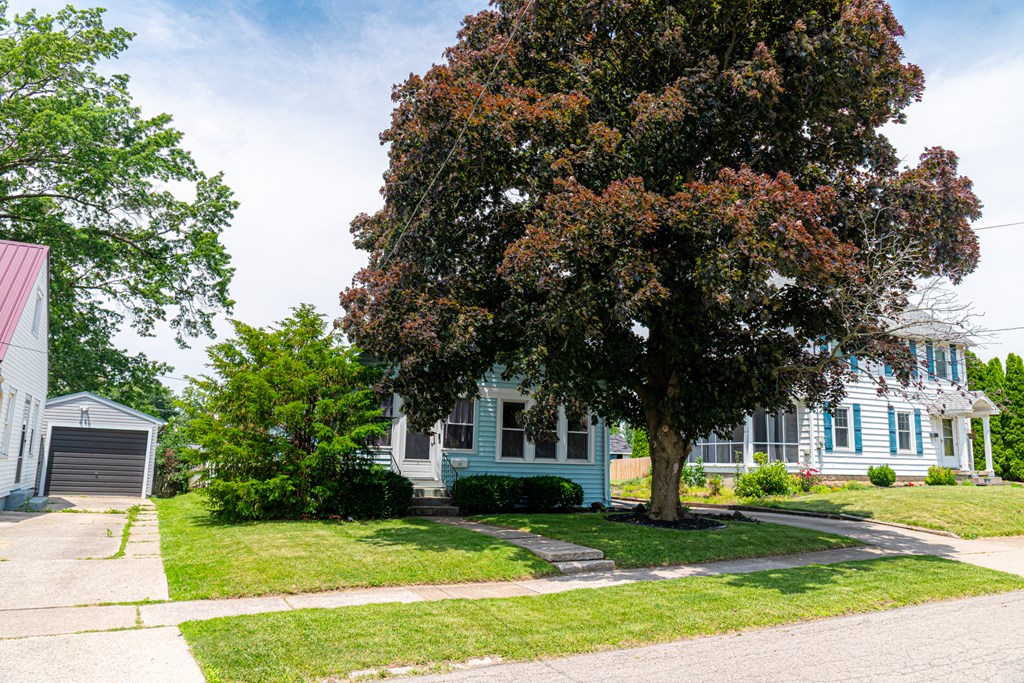13 E Jefferson Street, Shelby, Ohio 44875, 2 Bedrooms Bedrooms, ,1 BathroomBathrooms,Residential,For Sale,Jefferson Street,9067373