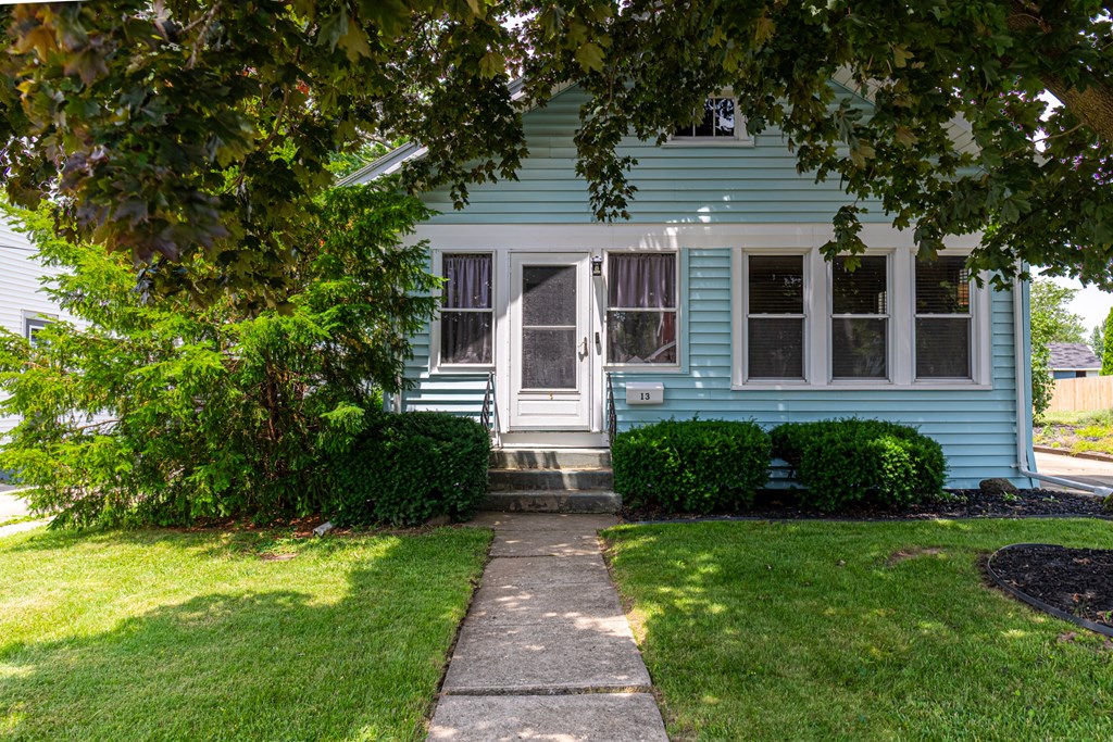 13 E Jefferson Street, Shelby, Ohio 44875, 2 Bedrooms Bedrooms, ,1 BathroomBathrooms,Residential,For Sale,Jefferson Street,9067373