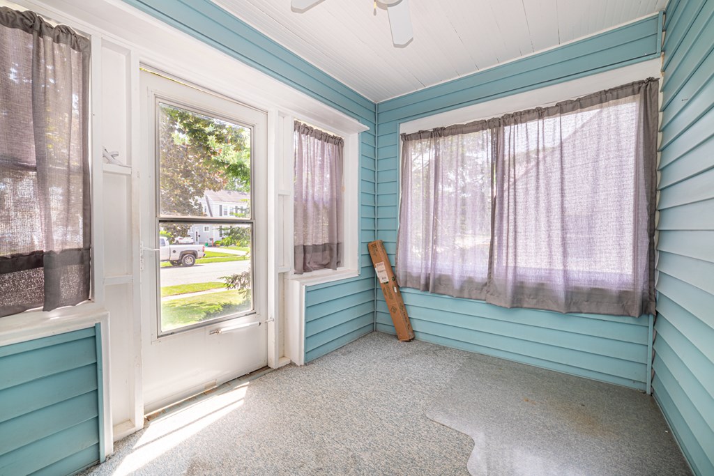 13 E Jefferson Street, Shelby, Ohio 44875, 2 Bedrooms Bedrooms, ,1 BathroomBathrooms,Residential,For Sale,Jefferson Street,9067373