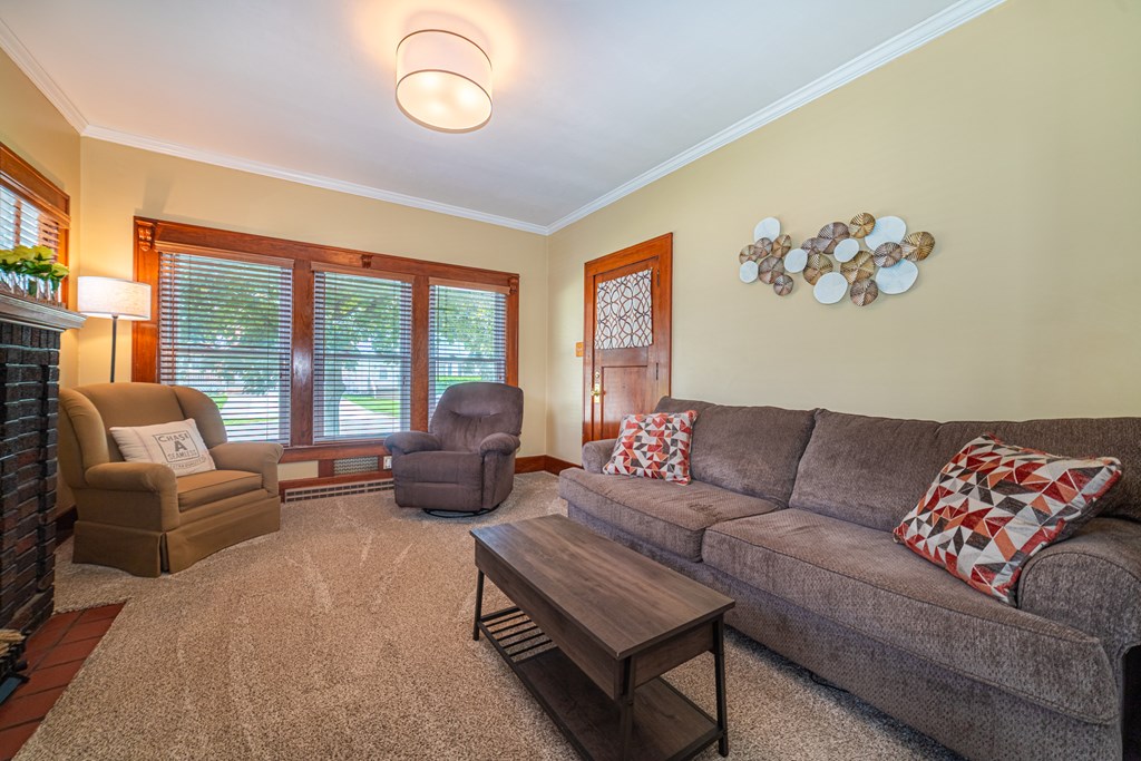 13 E Jefferson Street, Shelby, Ohio 44875, 2 Bedrooms Bedrooms, ,1 BathroomBathrooms,Residential,For Sale,Jefferson Street,9067373