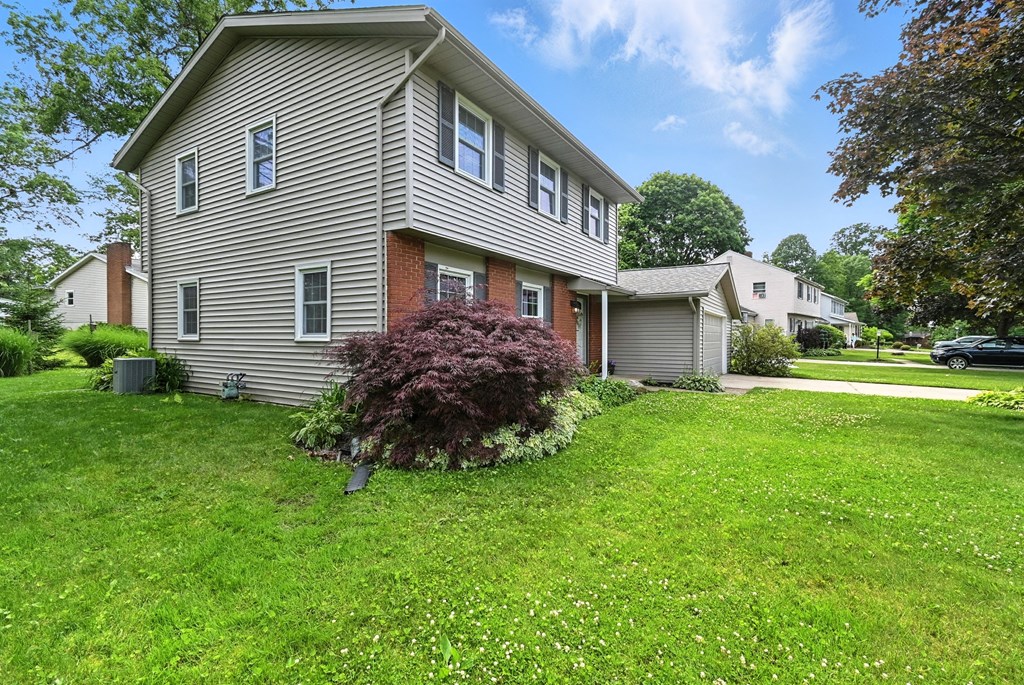 655 Sequoia Lane, Mansfield, Ohio 44904, 3 Bedrooms Bedrooms, ,2 BathroomsBathrooms,Residential,For Sale,Sequoia Lane,9067372