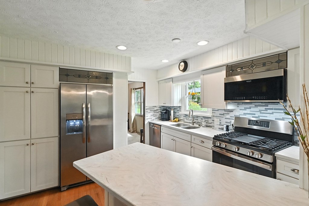 655 Sequoia Lane, Mansfield, Ohio 44904, 3 Bedrooms Bedrooms, ,2 BathroomsBathrooms,Residential,For Sale,Sequoia Lane,9067372