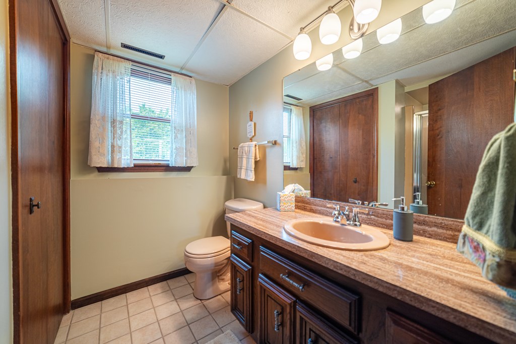 221 Joelynn Drive, Shelby, Ohio 44875, 3 Bedrooms Bedrooms, ,2 BathroomsBathrooms,Residential,For Sale,Joelynn Drive,9067375