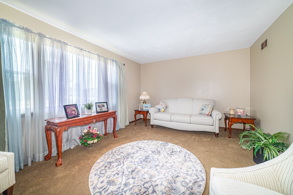 221 Joelynn Drive, Shelby, Ohio 44875, 3 Bedrooms Bedrooms, ,2 BathroomsBathrooms,Residential,For Sale,Joelynn Drive,9067375