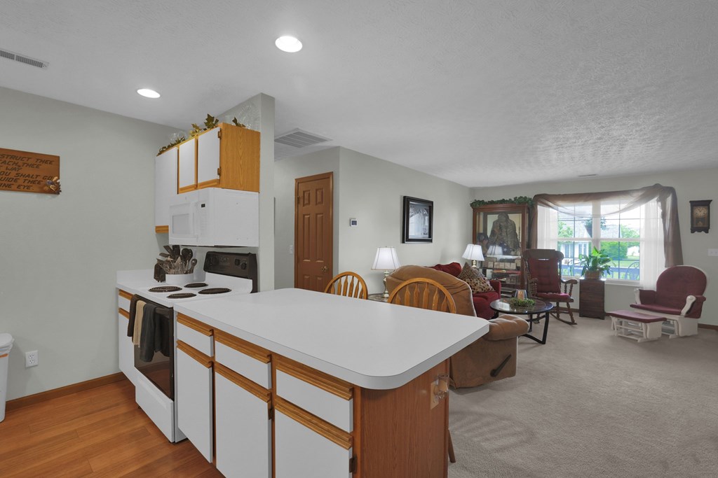 648 Villa Drive, Ontario, Ohio 44906, 2 Bedrooms Bedrooms, ,2 BathroomsBathrooms,Residential,For Sale,Villa Drive,9067413