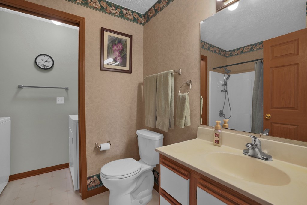 648 Villa Drive, Ontario, Ohio 44906, 2 Bedrooms Bedrooms, ,2 BathroomsBathrooms,Residential,For Sale,Villa Drive,9067413