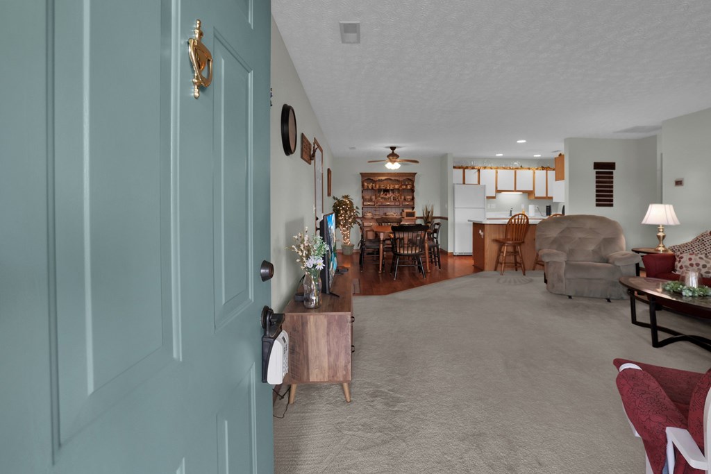 648 Villa Drive, Ontario, Ohio 44906, 2 Bedrooms Bedrooms, ,2 BathroomsBathrooms,Residential,For Sale,Villa Drive,9067413