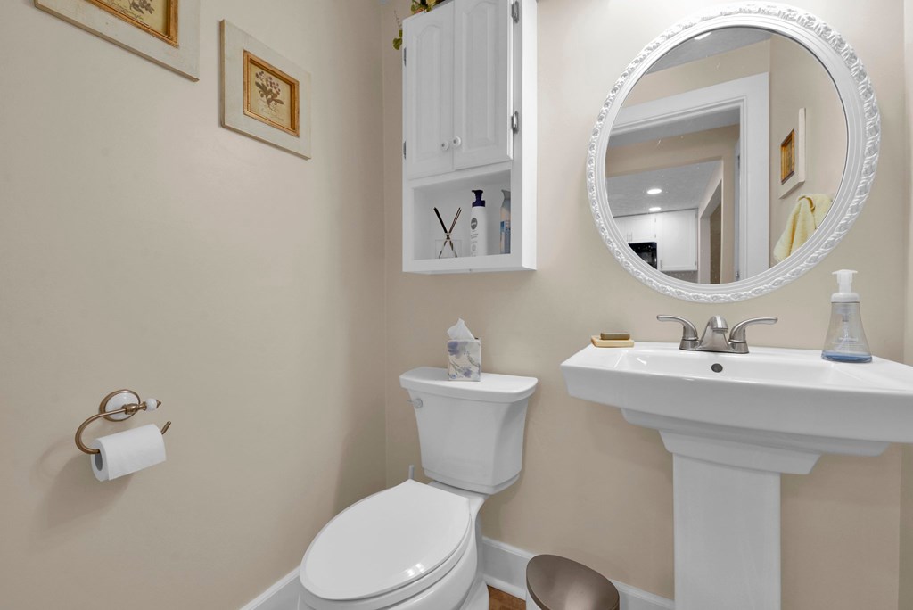 8755 Crestwater Drive, Galloway, Ohio 43119, 3 Bedrooms Bedrooms, ,1 BathroomBathrooms,Residential,For Sale,Crestwater Drive,9067421