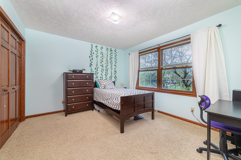 550 Dirlam Lane, Mansfield, Ohio 44904, 4 Bedrooms Bedrooms, ,2 BathroomsBathrooms,Residential,For Sale,Dirlam Lane,9067441
