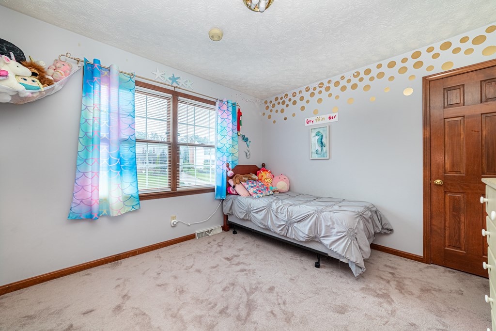 550 Dirlam Lane, Mansfield, Ohio 44904, 4 Bedrooms Bedrooms, ,2 BathroomsBathrooms,Residential,For Sale,Dirlam Lane,9067441