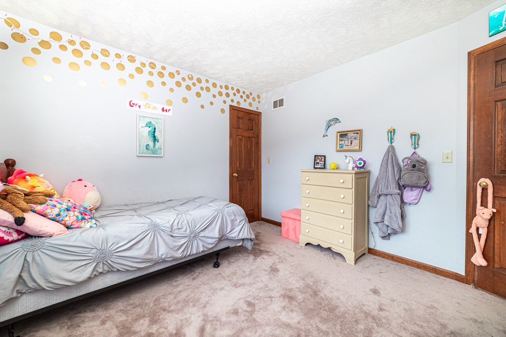 550 Dirlam Lane, Mansfield, Ohio 44904, 4 Bedrooms Bedrooms, ,2 BathroomsBathrooms,Residential,For Sale,Dirlam Lane,9067441