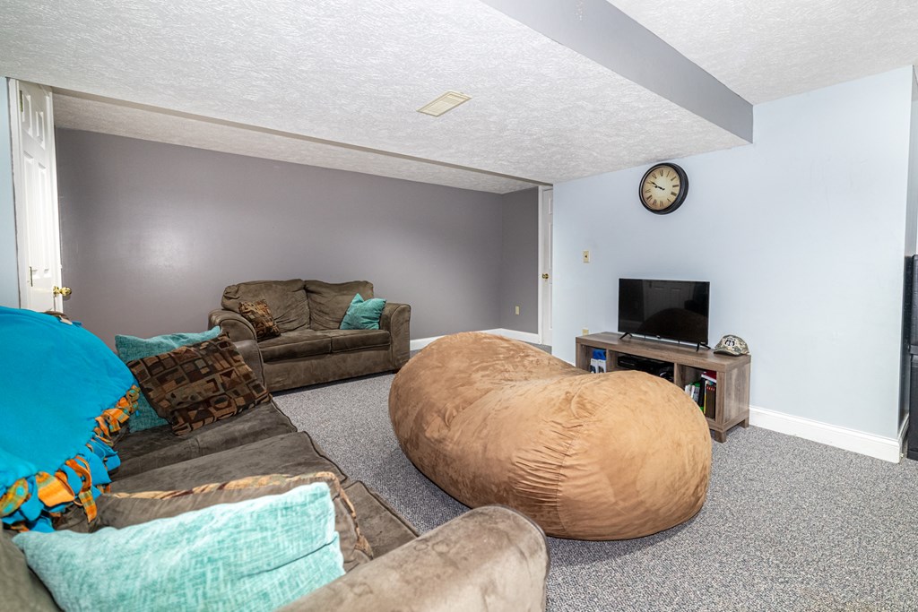 550 Dirlam Lane, Mansfield, Ohio 44904, 4 Bedrooms Bedrooms, ,2 BathroomsBathrooms,Residential,For Sale,Dirlam Lane,9067441