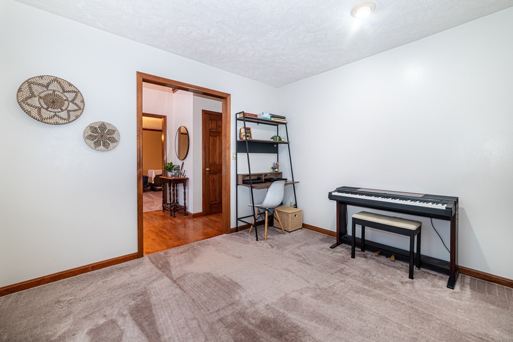 550 Dirlam Lane, Mansfield, Ohio 44904, 4 Bedrooms Bedrooms, ,2 BathroomsBathrooms,Residential,For Sale,Dirlam Lane,9067441
