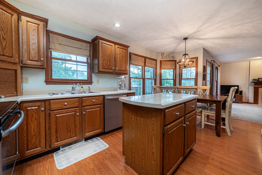 550 Dirlam Lane, Mansfield, Ohio 44904, 4 Bedrooms Bedrooms, ,2 BathroomsBathrooms,Residential,For Sale,Dirlam Lane,9067441