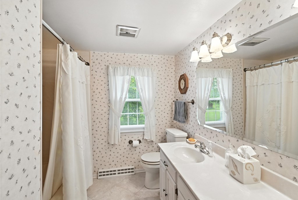 1400 N Washington N Road, Mansfield, Ohio 44903, 4 Bedrooms Bedrooms, ,2 BathroomsBathrooms,Residential,For Sale,Washington N Road,9067473