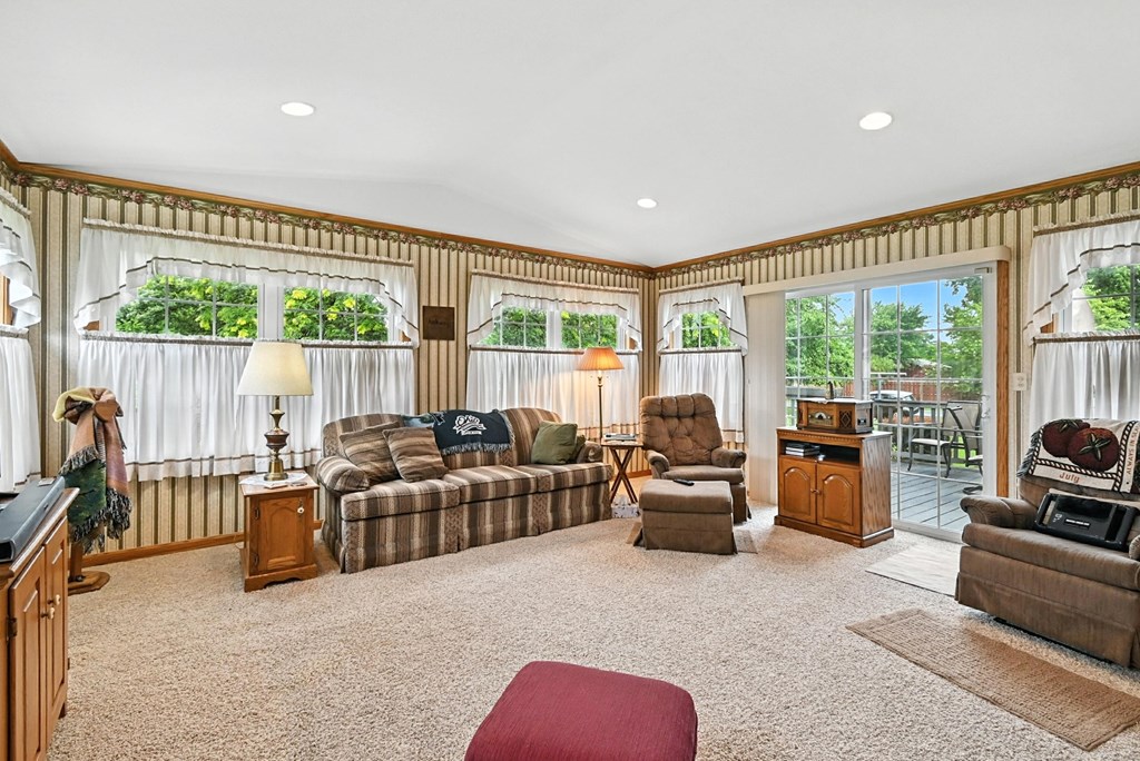 1400 N Washington N Road, Mansfield, Ohio 44903, 4 Bedrooms Bedrooms, ,2 BathroomsBathrooms,Residential,For Sale,Washington N Road,9067473