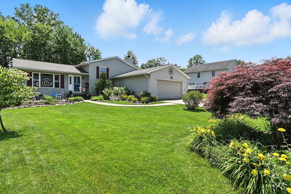 1953 Teakwood Drive, Ontario, Ohio 44906, 3 Bedrooms Bedrooms, ,2 BathroomsBathrooms,Residential,For Sale,Teakwood Drive,9067474