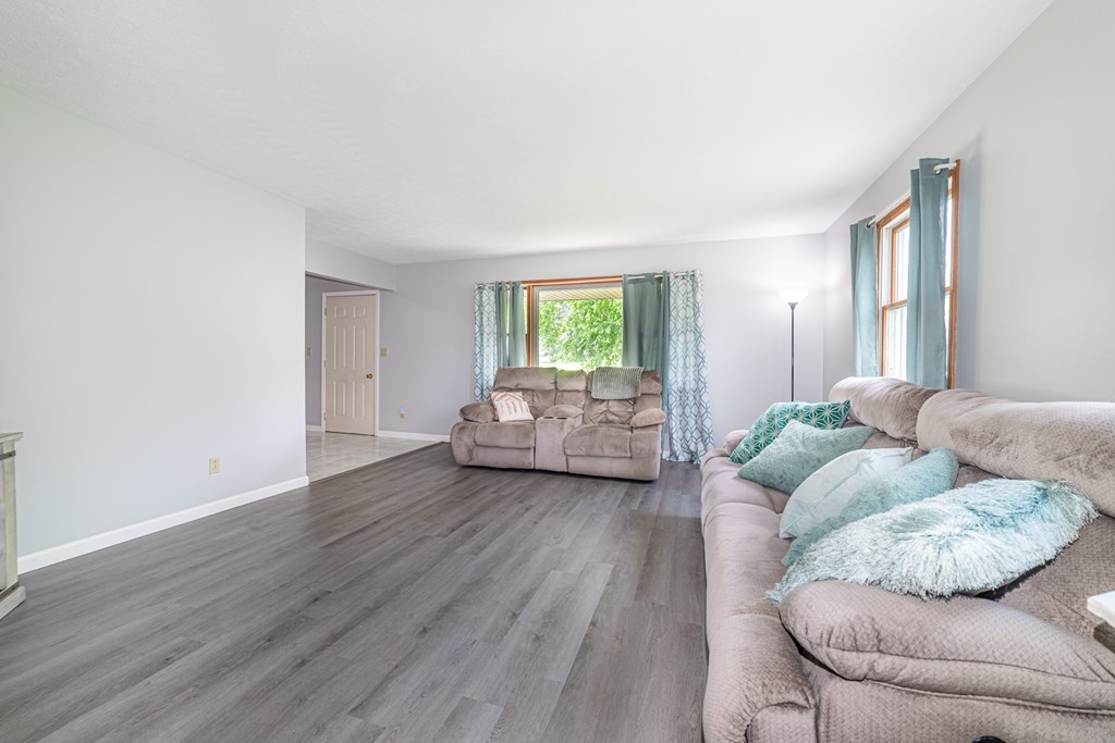 925 Tamarack, Willard, Ohio 44890, 3 Bedrooms Bedrooms, ,1 BathroomBathrooms,Residential,For Sale,Tamarack,9067479