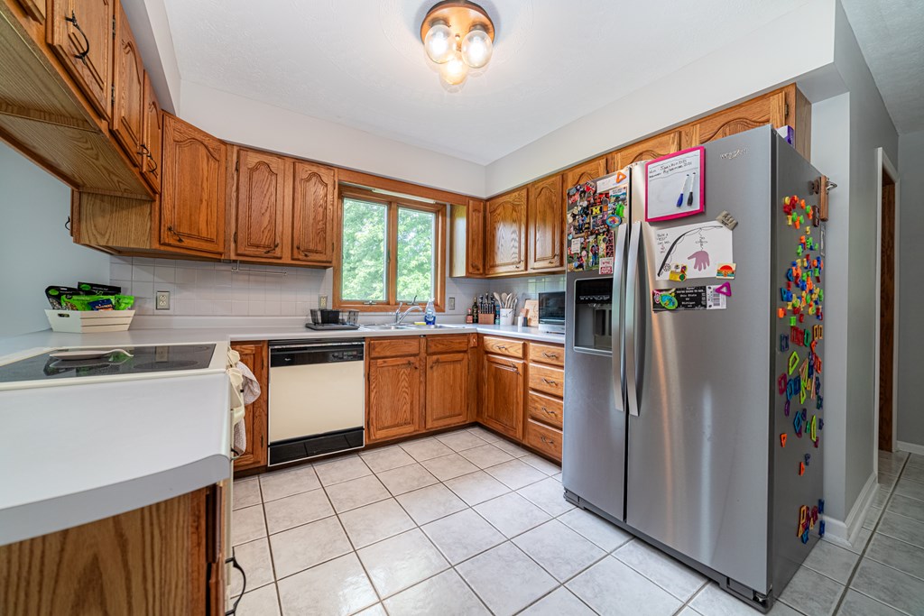 925 Tamarack, Willard, Ohio 44890, 3 Bedrooms Bedrooms, ,1 BathroomBathrooms,Residential,For Sale,Tamarack,9067479