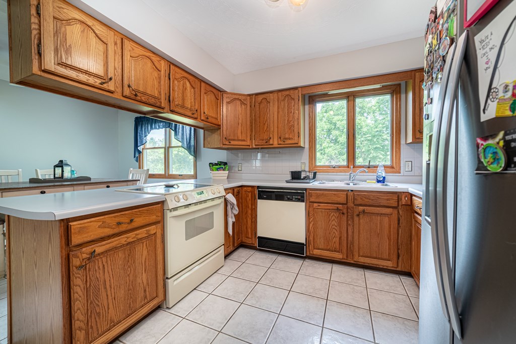 925 Tamarack, Willard, Ohio 44890, 3 Bedrooms Bedrooms, ,1 BathroomBathrooms,Residential,For Sale,Tamarack,9067479
