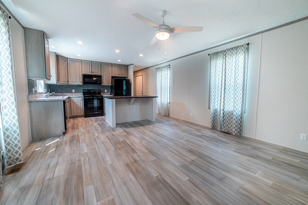 1496 W Fourth Street, Mansfield, Ohio 44906, 3 Bedrooms Bedrooms, ,2 BathroomsBathrooms,Residential,For Sale,Fourth Street,9061195
