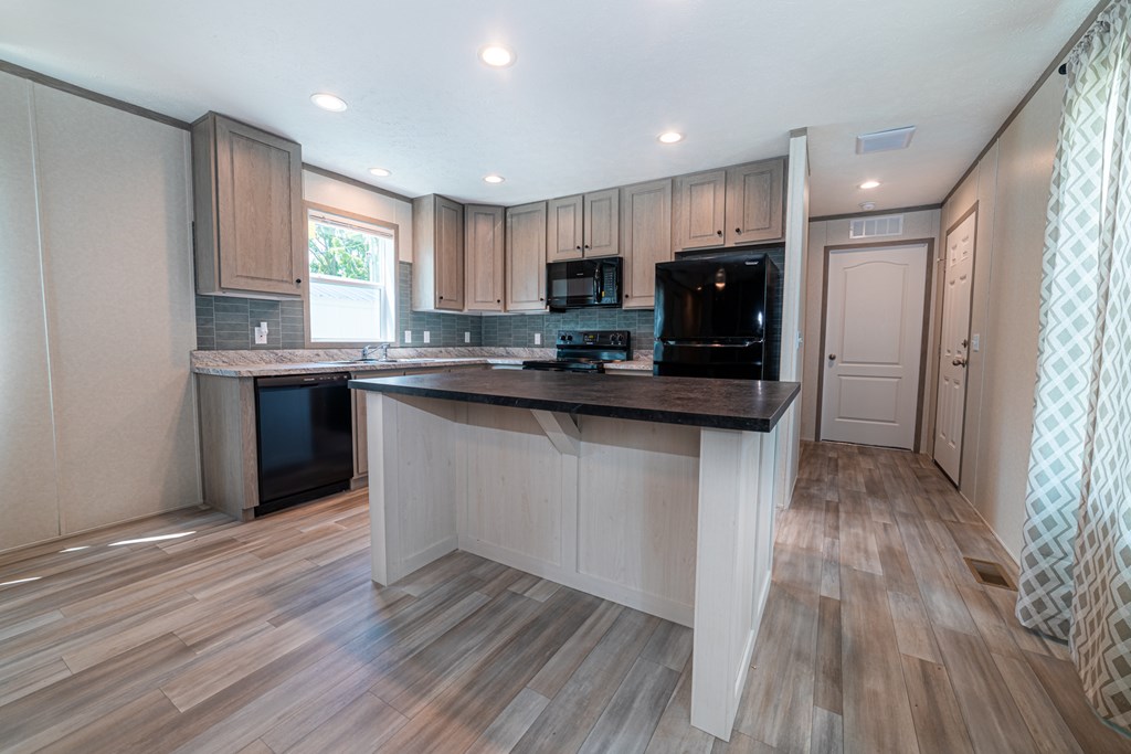 1496 W Fourth Street, Mansfield, Ohio 44906, 3 Bedrooms Bedrooms, ,2 BathroomsBathrooms,Residential,For Sale,Fourth Street,9061195