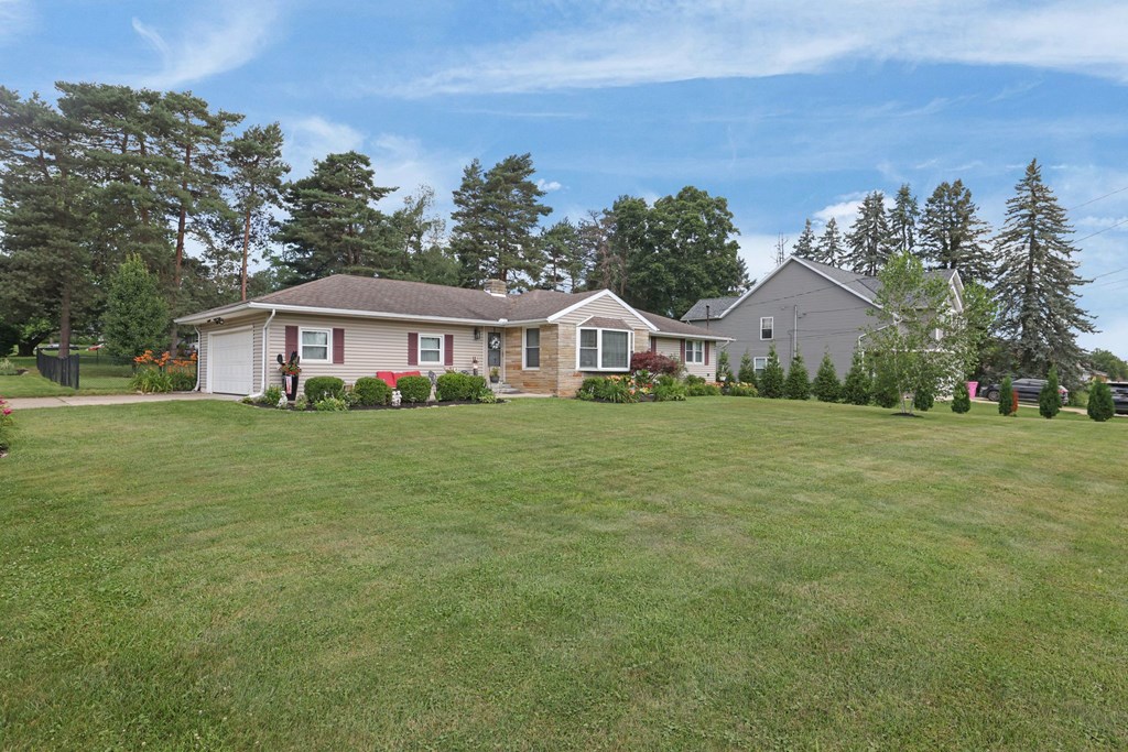 1928 Middle-Bellville Road, Mansfield, Ohio 44904, 3 Bedrooms Bedrooms, ,1 BathroomBathrooms,Residential,For Sale,Middle-Bellville Road,9067499