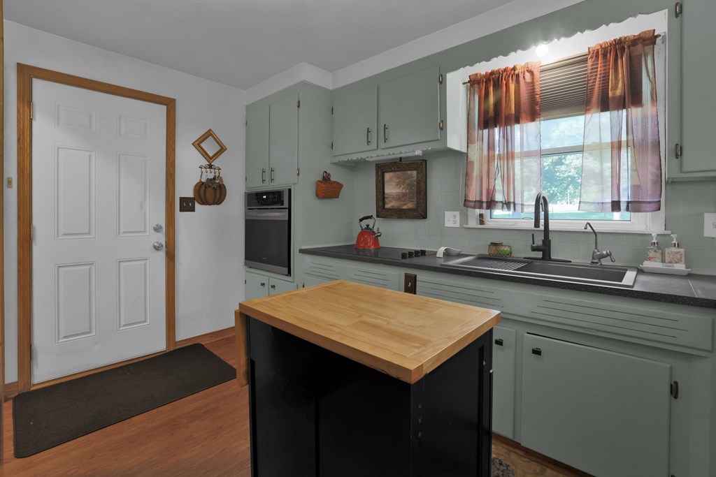 1928 Middle Bellville Road, Mansfield, Ohio 44904, 3 Bedrooms Bedrooms, ,1 BathroomBathrooms,Residential,For Sale,Middle Bellville Road,9067499