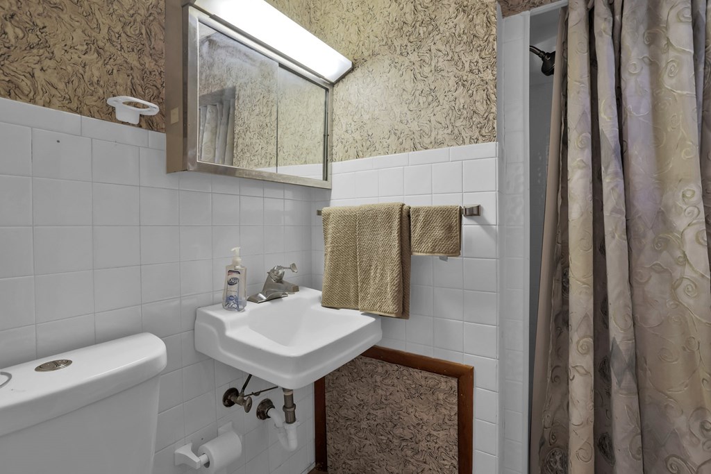 1004 Stewart Rd N, Mansfield, Ohio 44905, 3 Bedrooms Bedrooms, ,3 BathroomsBathrooms,Residential,For Sale,Stewart Rd N,9067500