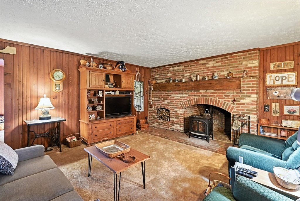 1994 County Road 61, Edison, Ohio 43320, 4 Bedrooms Bedrooms, ,1 BathroomBathrooms,Residential,For Sale,County Road 61,9067501