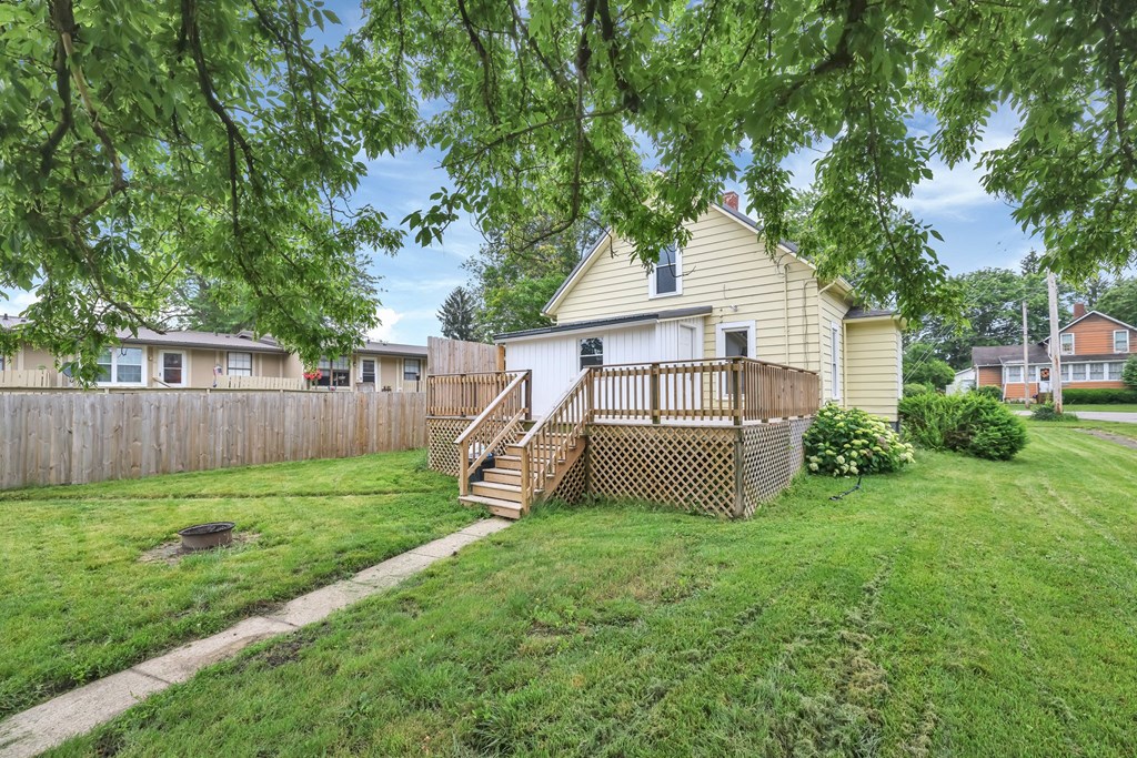 113 Third Street, New London, Ohio 44851, 3 Bedrooms Bedrooms, ,2 BathroomsBathrooms,Residential,For Sale,Third Street,9067514