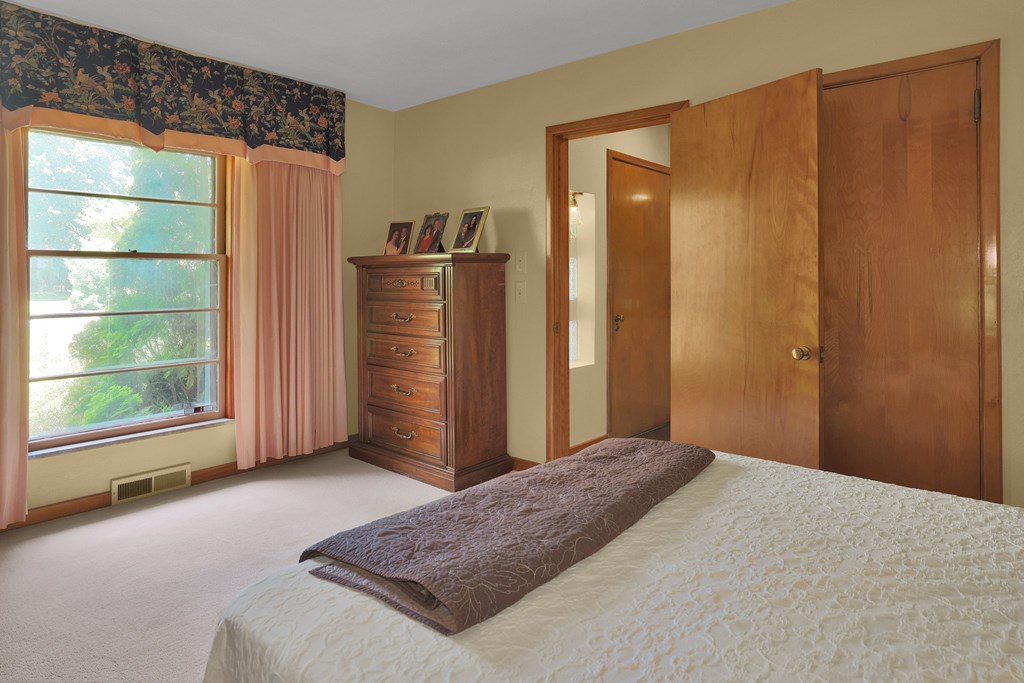 103 Bruce Avenue, Bucyrus, Ohio 44820, 2 Bedrooms Bedrooms, ,2 BathroomsBathrooms,Residential,For Sale,Bruce Avenue,9067523