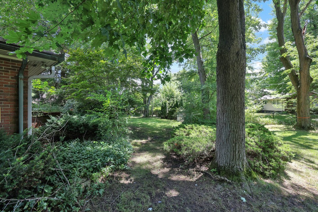 103 Bruce Avenue, Bucyrus, Ohio 44820, 2 Bedrooms Bedrooms, ,2 BathroomsBathrooms,Residential,For Sale,Bruce Avenue,9067523
