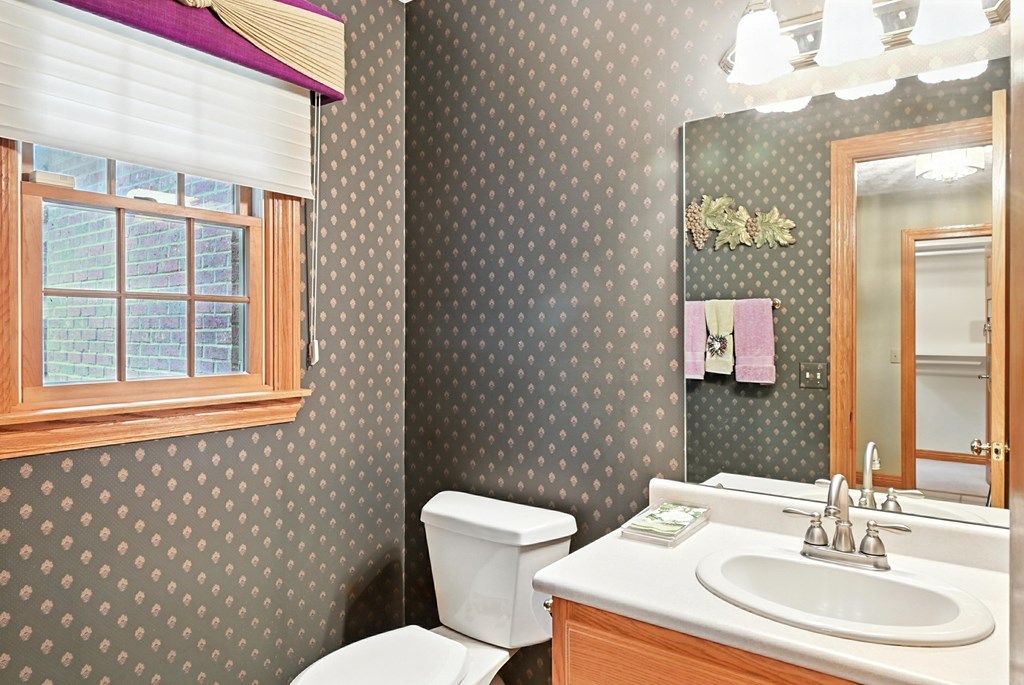 2323 Forest Hill Circle, Ontario, Ohio 44903, 4 Bedrooms Bedrooms, ,3 BathroomsBathrooms,Residential,For Sale,Forest Hill Circle,9067528