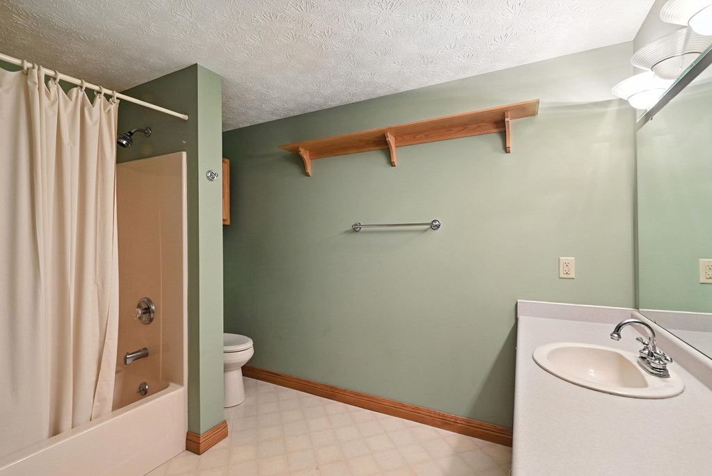2323 Forest Hill Circle, Ontario, Ohio 44903, 4 Bedrooms Bedrooms, ,3 BathroomsBathrooms,Residential,For Sale,Forest Hill Circle,9067528