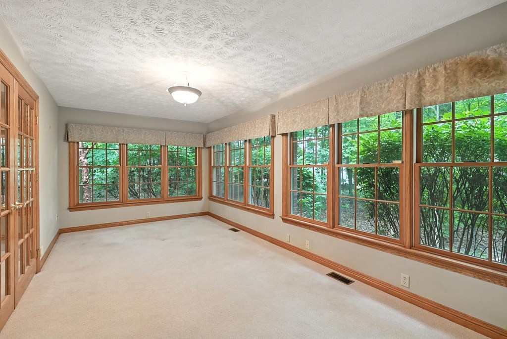 2323 Forest Hill Circle, Ontario, Ohio 44903, 4 Bedrooms Bedrooms, ,3 BathroomsBathrooms,Residential,For Sale,Forest Hill Circle,9067528