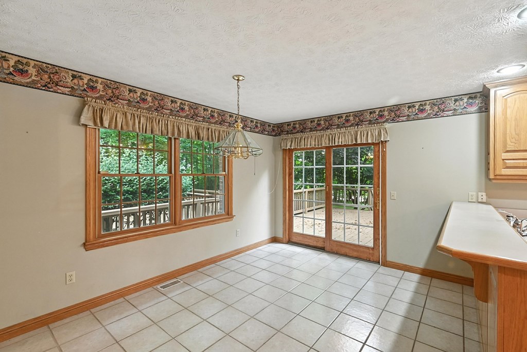 2323 Forest Hill Circle, Ontario, Ohio 44903, 4 Bedrooms Bedrooms, ,3 BathroomsBathrooms,Residential,For Sale,Forest Hill Circle,9067528