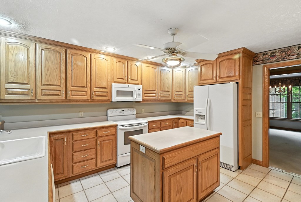 2323 Forest Hill Circle, Ontario, Ohio 44903, 4 Bedrooms Bedrooms, ,3 BathroomsBathrooms,Residential,For Sale,Forest Hill Circle,9067528