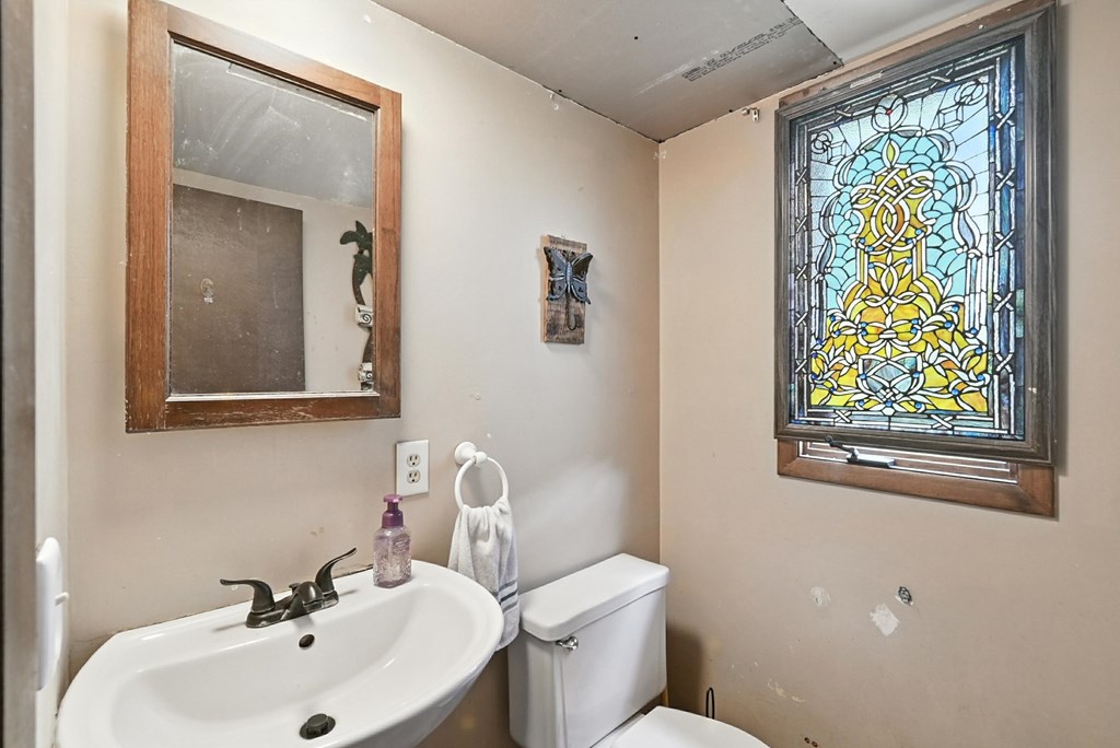 880 Loire Valley Drive, Marion, Ohio 43302, 4 Bedrooms Bedrooms, ,2 BathroomsBathrooms,Residential,For Sale,Loire Valley Drive,9067533