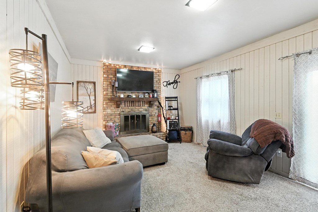 880 Loire Valley Drive, Marion, Ohio 43302, 4 Bedrooms Bedrooms, ,2 BathroomsBathrooms,Residential,For Sale,Loire Valley Drive,9067533