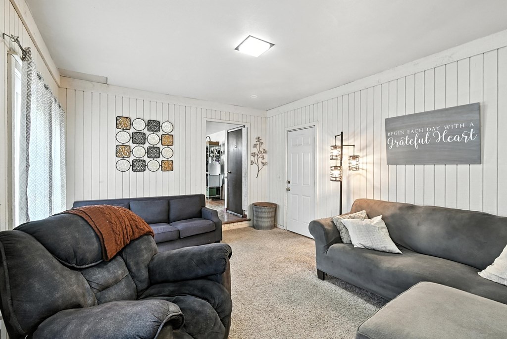 880 Loire Valley Drive, Marion, Ohio 43302, 4 Bedrooms Bedrooms, ,2 BathroomsBathrooms,Residential,For Sale,Loire Valley Drive,9067533