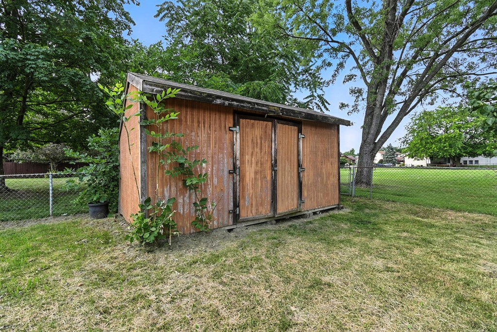 880 Loire Valley Drive, Marion, Ohio 43302, 4 Bedrooms Bedrooms, ,2 BathroomsBathrooms,Residential,For Sale,Loire Valley Drive,9067533