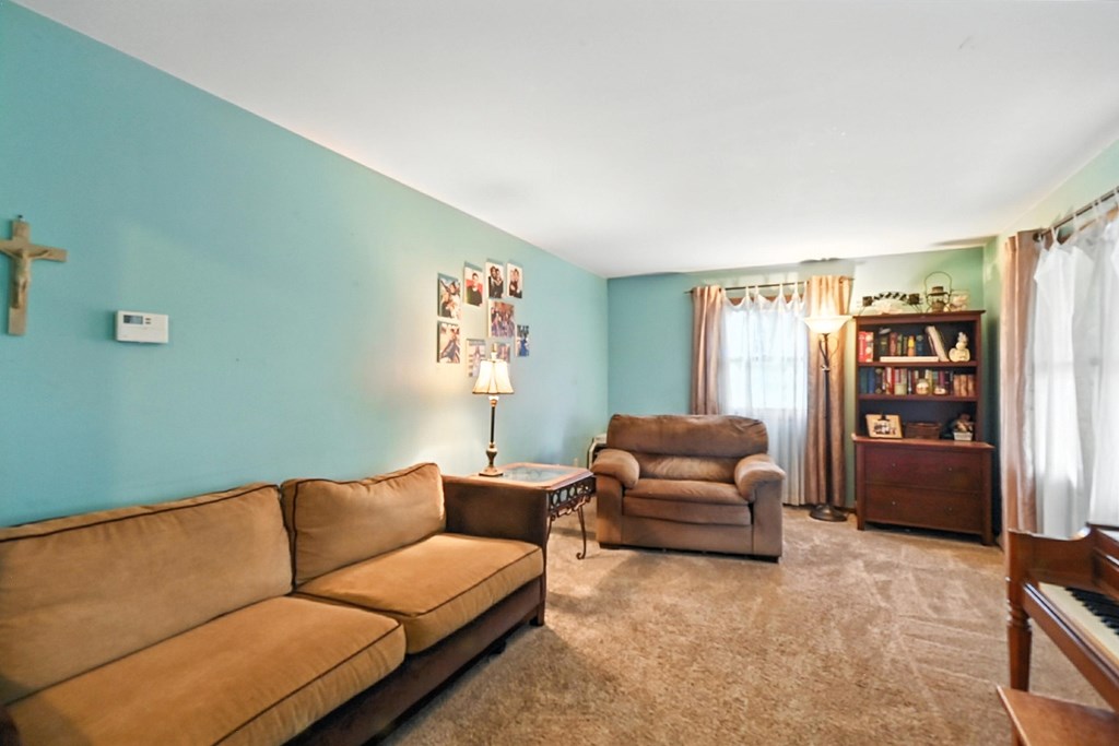 880 Loire Valley Drive, Marion, Ohio 43302, 4 Bedrooms Bedrooms, ,2 BathroomsBathrooms,Residential,For Sale,Loire Valley Drive,9067533