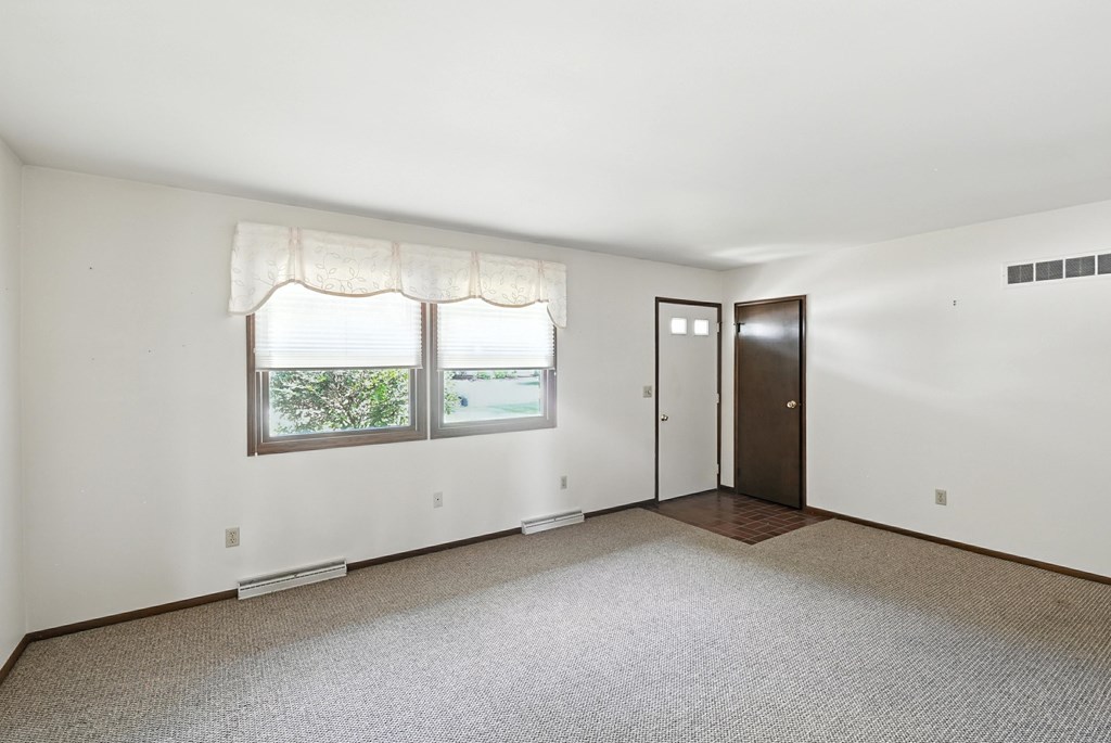 1515 Oakridge Drive, Bucyrus, Ohio 44820, 3 Bedrooms Bedrooms, ,2 BathroomsBathrooms,Residential,For Sale,Oakridge Drive,9067556
