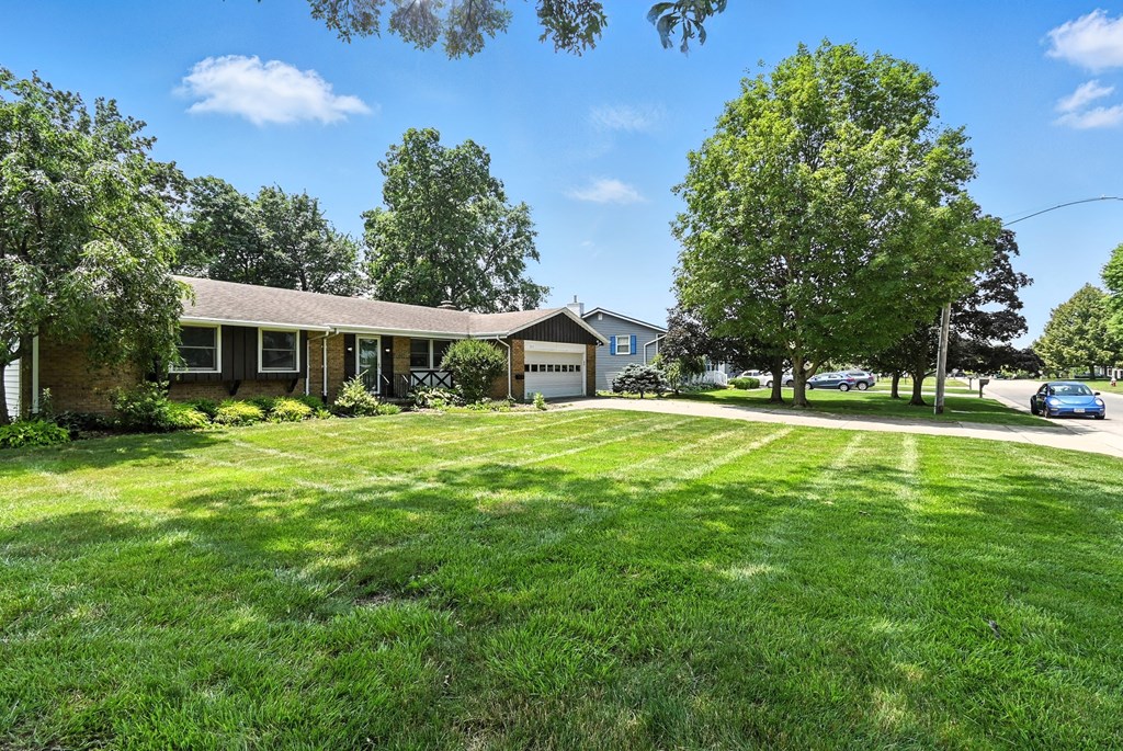 1515 Oakridge Drive, Bucyrus, Ohio 44820, 3 Bedrooms Bedrooms, ,2 BathroomsBathrooms,Residential,For Sale,Oakridge Drive,9067556